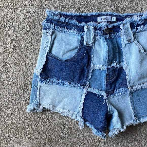 Rue 21 Patchwork Cut-off Jeans - Picture 2 of 4